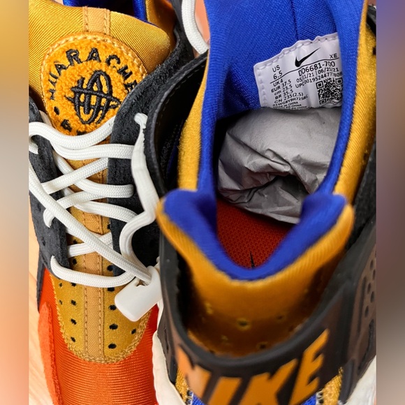 Nike Air Huarache Sneakers – Limited Edition - Picture 2 of 5